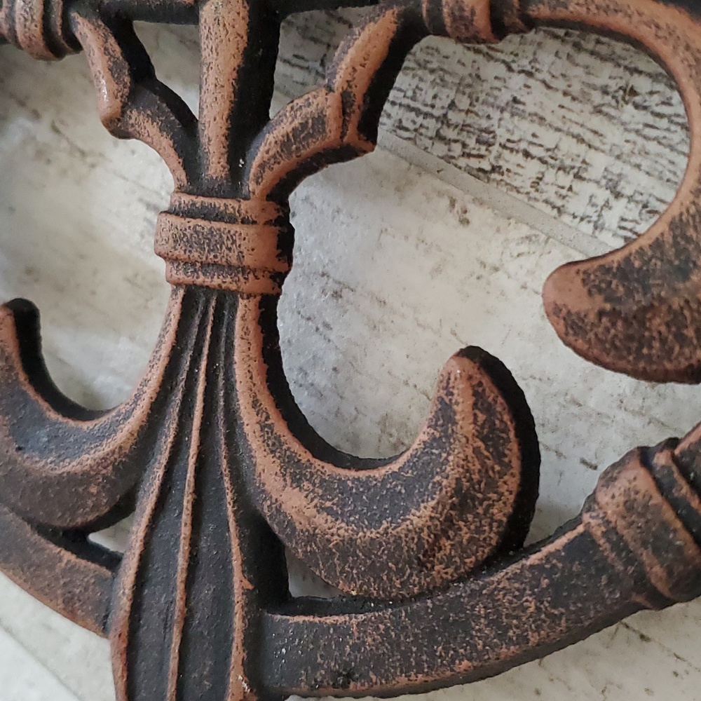 Aged Bronze Metal Trivet - Picture 2 of 6